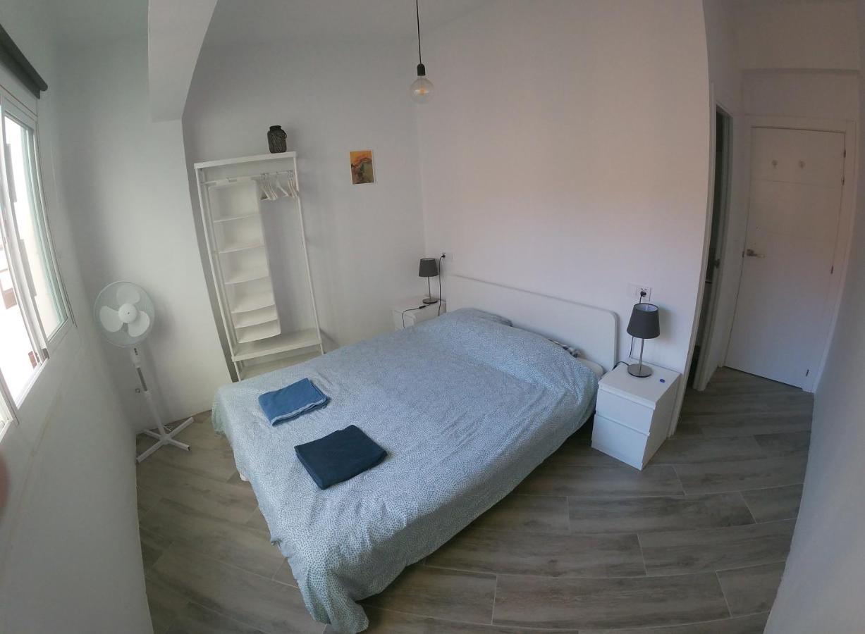 Room With Private Bathroom - Vivienda Vacacional Out Of Blue 산타크루즈데라팔마 외부 사진
