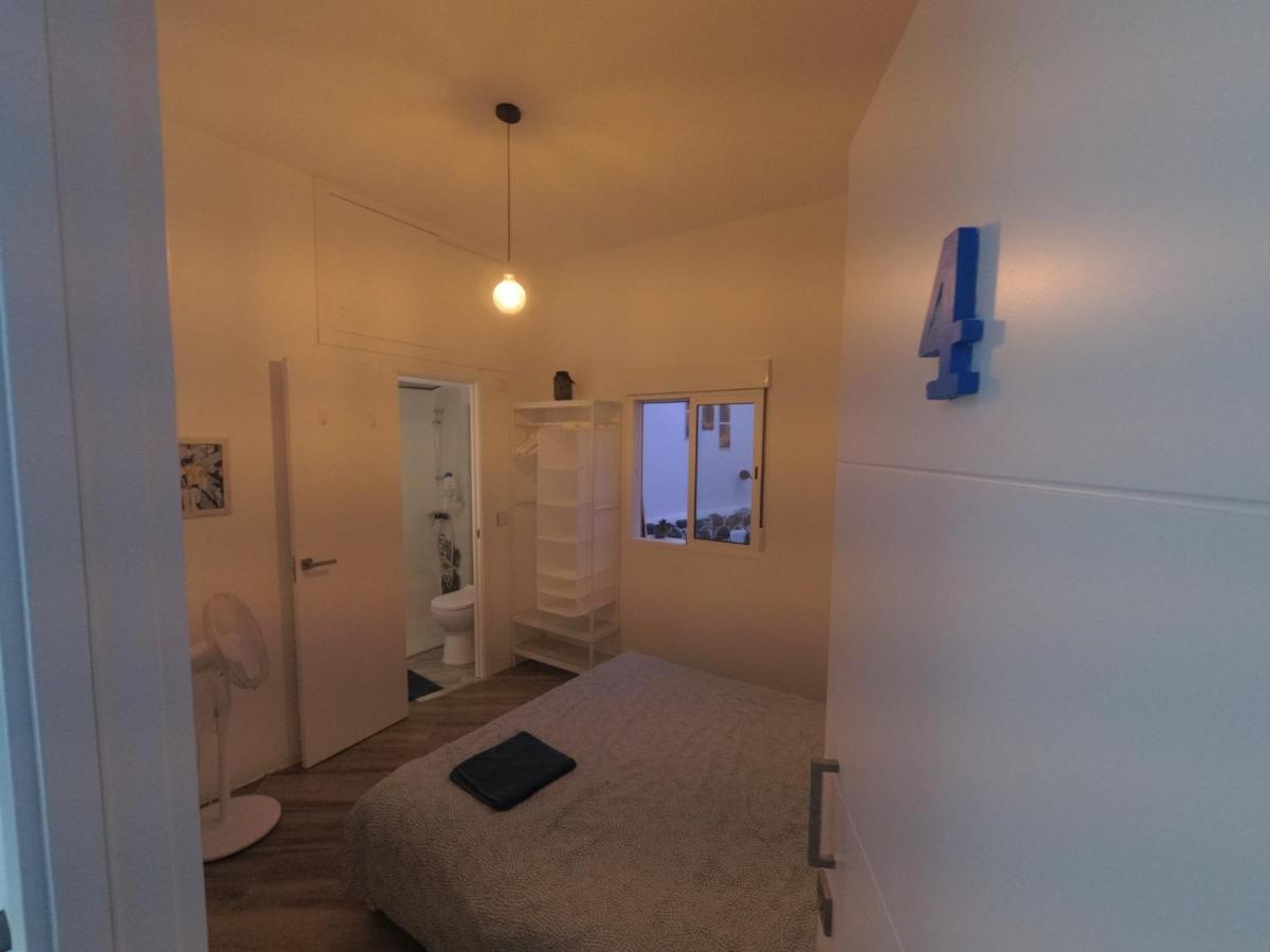 Room With Private Bathroom - Vivienda Vacacional Out Of Blue 산타크루즈데라팔마 외부 사진