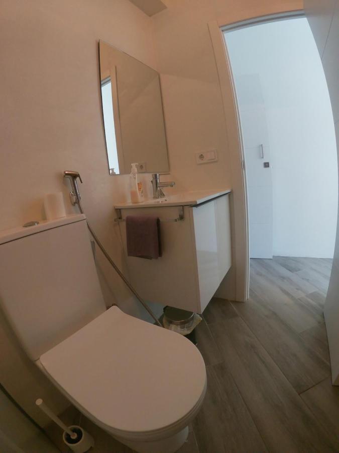 Room With Private Bathroom - Vivienda Vacacional Out Of Blue 산타크루즈데라팔마 외부 사진