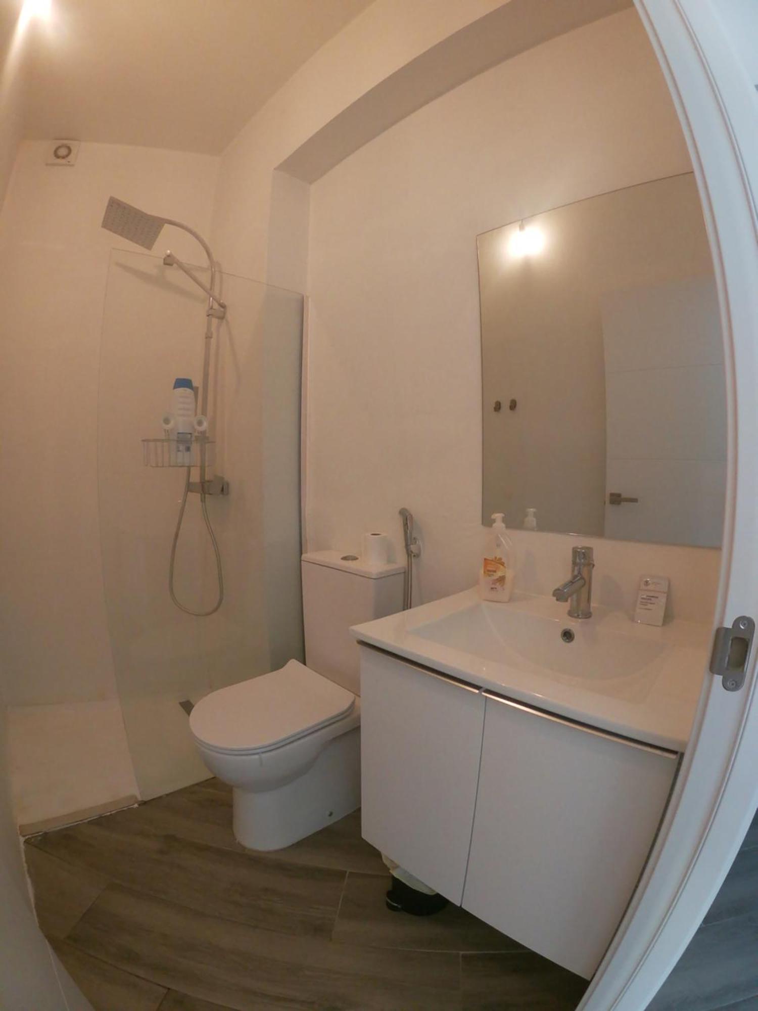 Room With Private Bathroom - Vivienda Vacacional Out Of Blue 산타크루즈데라팔마 외부 사진