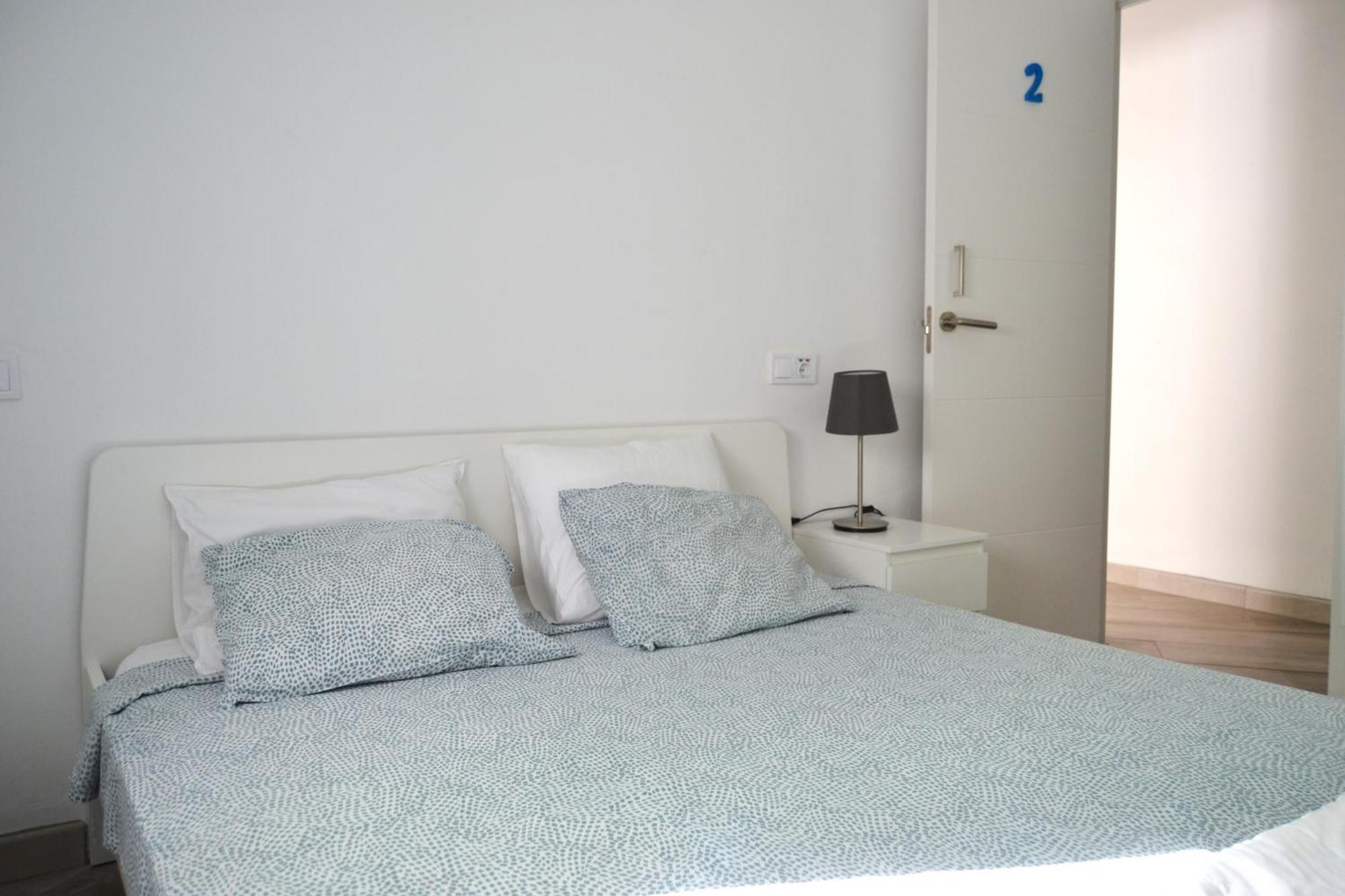 Room With Private Bathroom - Vivienda Vacacional Out Of Blue 산타크루즈데라팔마 외부 사진